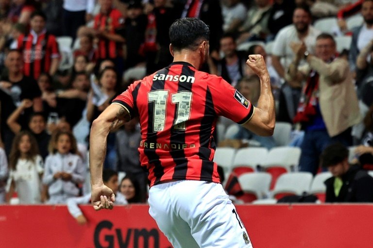 Sanson le da fuerza de Champions al Niza. AFP