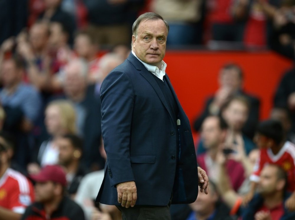 Dick Advocaat has resigned as Sunderland coach, the club has announced