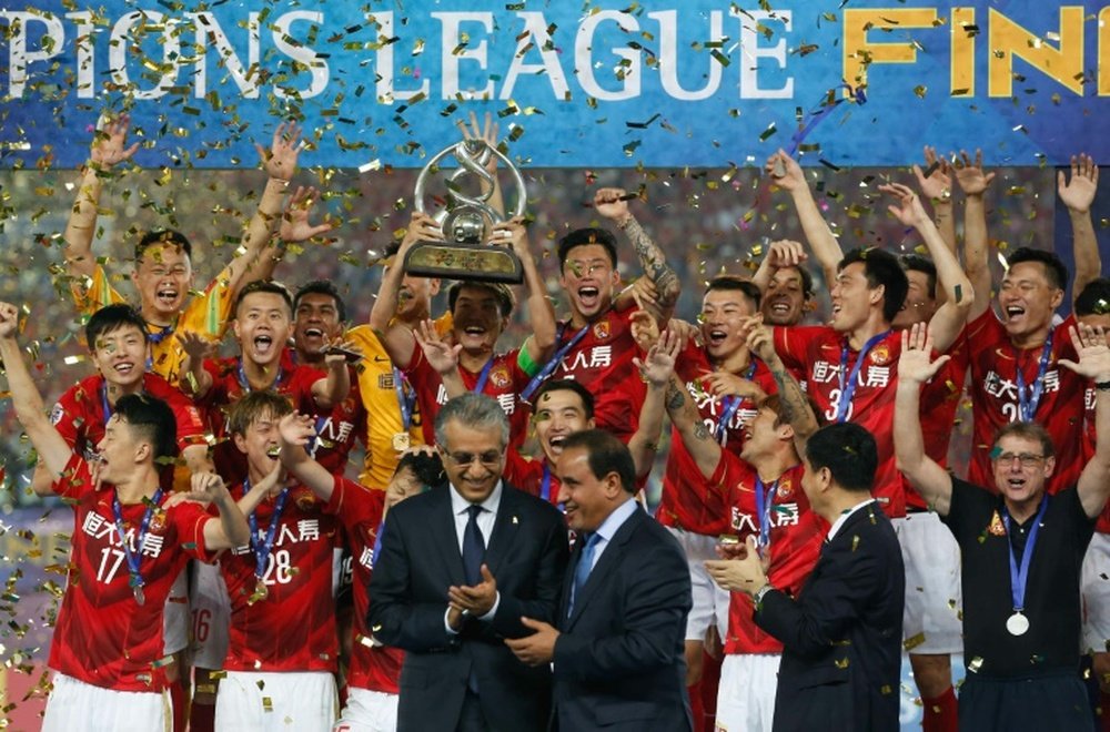 El Guangzhou Evergrande celebra el título de la AFC Champions League en noviembre de 2015. AFP