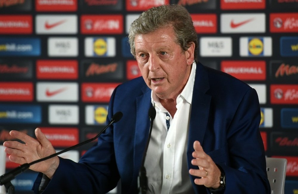 As quotas para apostar por Roy Hodgson desapareceram das casas de apostas. AFP