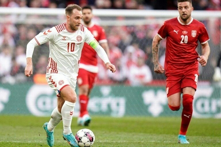 Eriksen recibe el visto bueno y estará frente a España. AFP