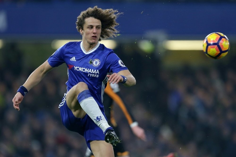 Chelsea defender David Luiz does not need knee surgery.