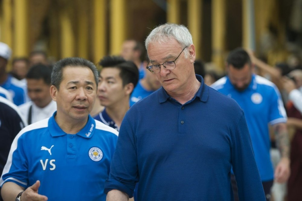El propietario del Leicester mostró su apoyo al técnico italiano. AFP