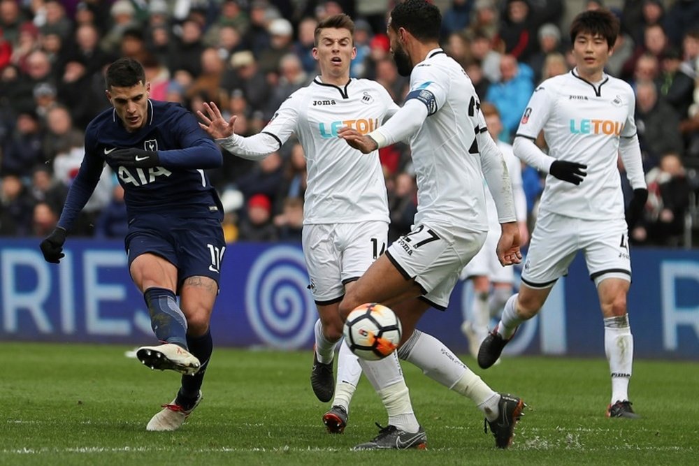O Tottenham bateu o Swansea por 0-3. AFP