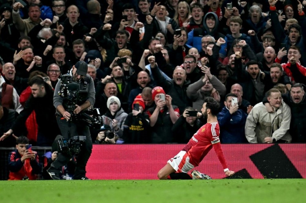 Fernandes gave Man Utd the lead from the penalty spot. EFE