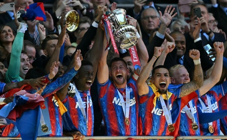 Palace chief 'sets price' to sell stake as Eagles sweat on Europa League spot