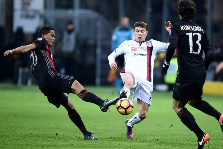 Milan fecha Serie A com derrota em Cagliari