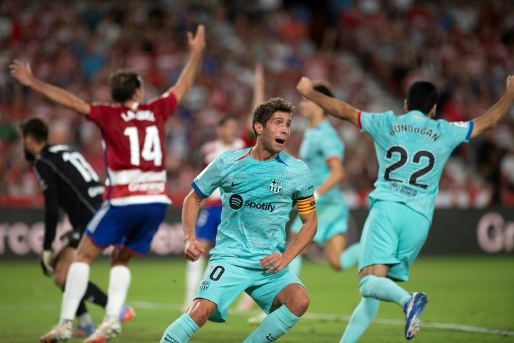 Le Barça fait la mauvaise opération du week-end à Grenade. AFP