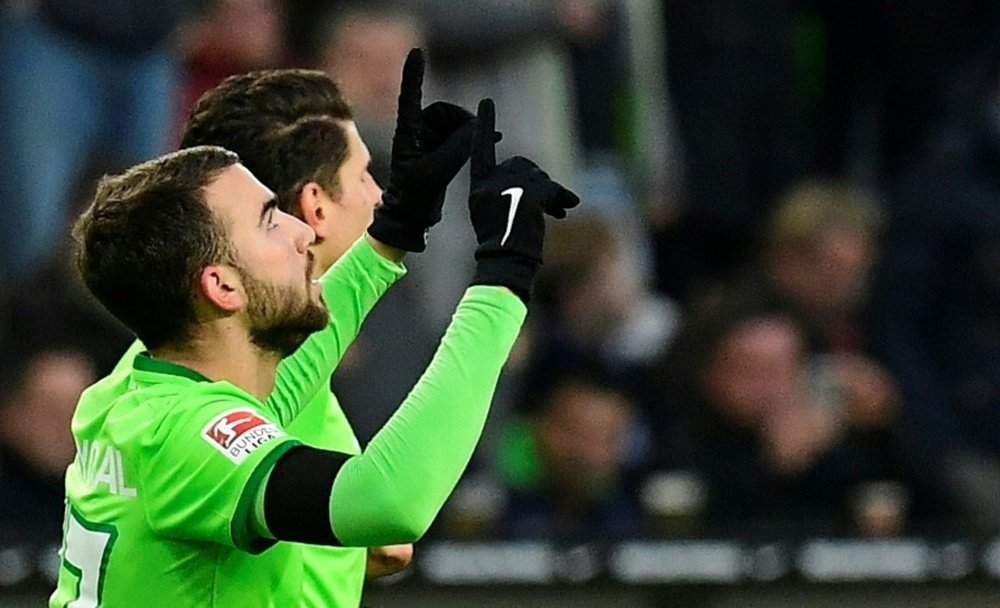 Mayoral celebra un gol con el Wolfsburgo. AFP