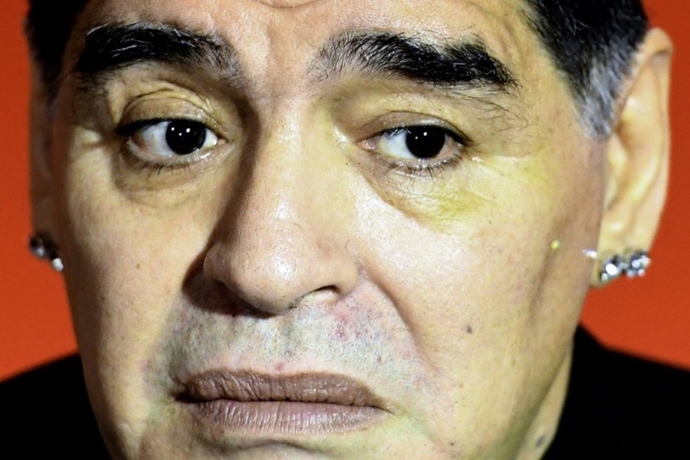 Maradona fue uno de los que quiso dar su adiós al 'Loco'. AFP