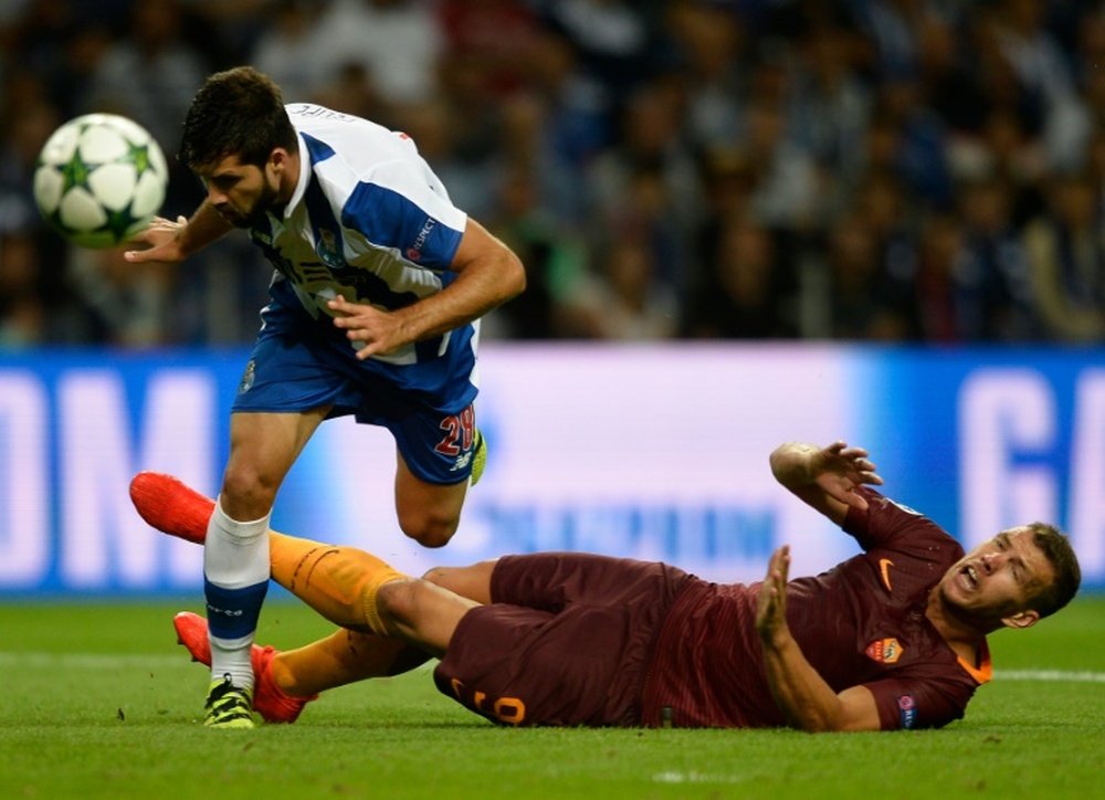 Oporto y Roma se la jugarán a la vuelta, en la 'Ciudad Eterna'. AFP