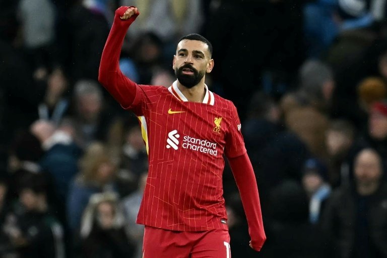 Glória do Liverpool aumentaria as chances de Salah na Bola de Ouro, diz Slot