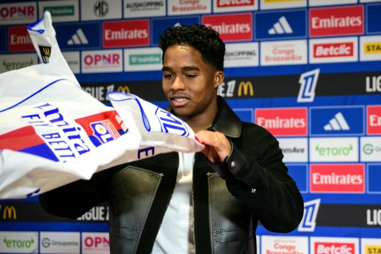 Endrick elogia Xabi Alonso e se diz ansioso pela sua estreia no Lyon