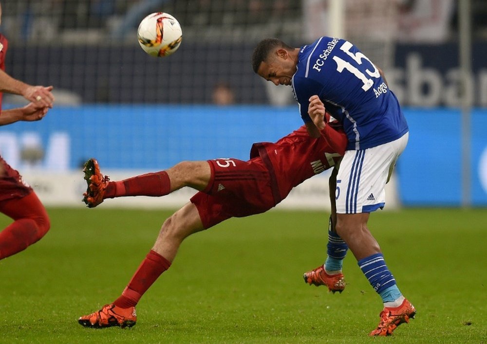 Dennis Aogo apenas ha jugado esta temporada en el Schalke. AFP/Archivo