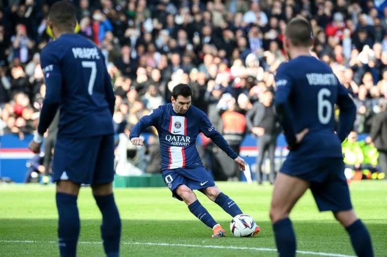 Messi gets PSG out of jail with 95th minute free-kick winner