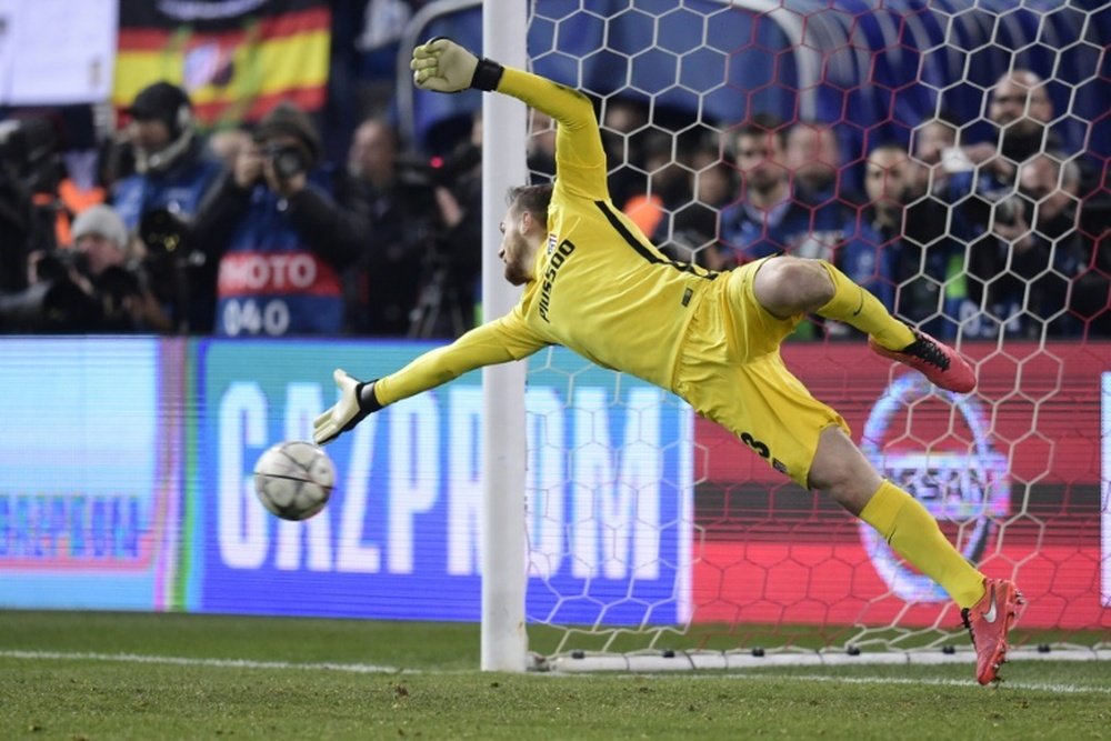Jan Oblak ha salvado al Atlético del segundo gol, deteniendo un penalti. AFP