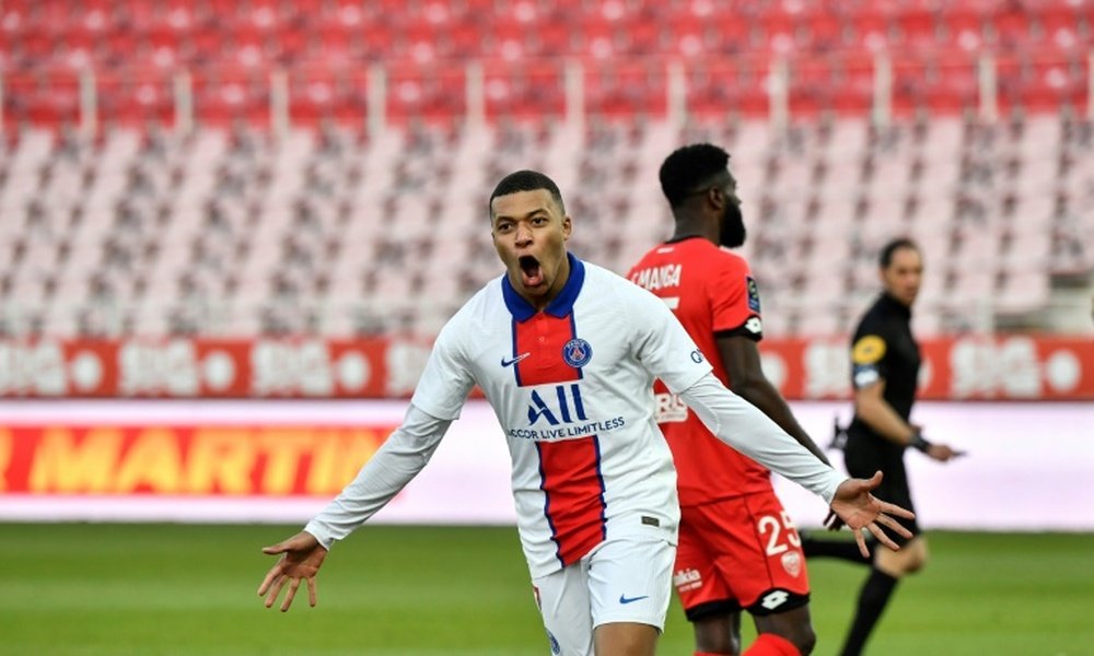 Kylian Mbappé marcou dois gols na vitória sobre o Dijon. AFP