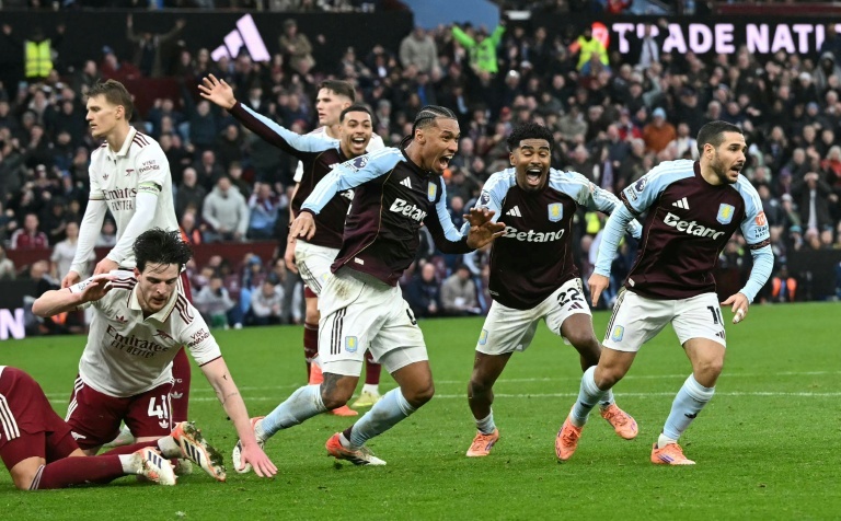 Aston Villa bat le leader Arsenal et relance la course au titre