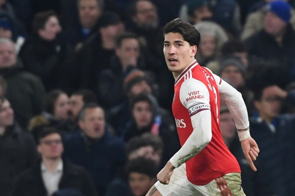 Bayern, Juve and PSG join the race for Bellerin. AFP