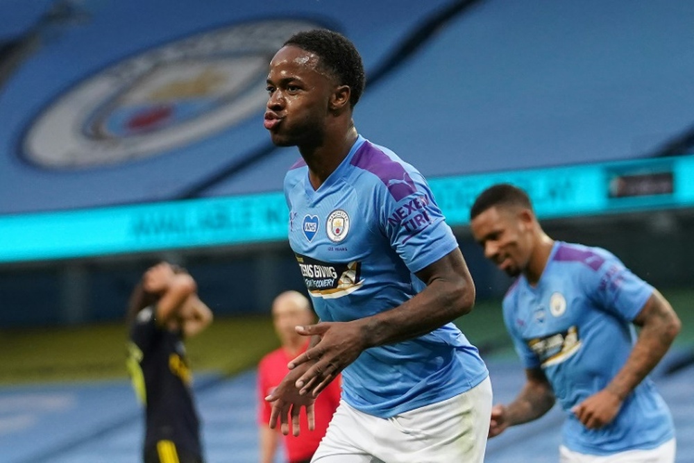Sterling tendría a varios equipos tras su pista. AFP