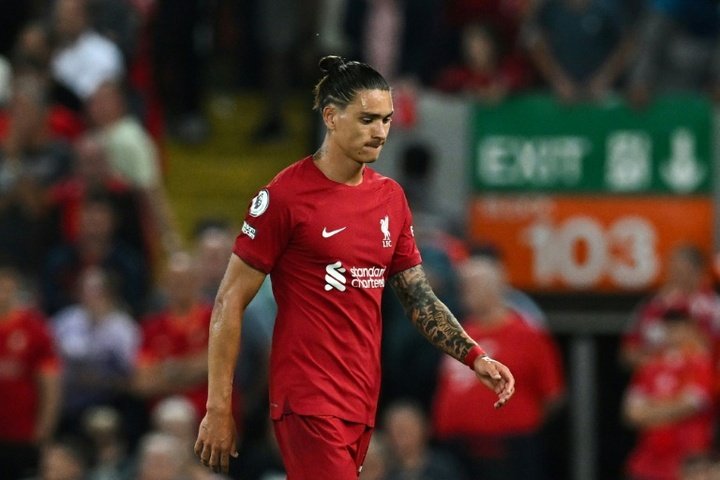 Darwin Núñez suspenso por três jogos na estreia pelo Liverpool.AFP