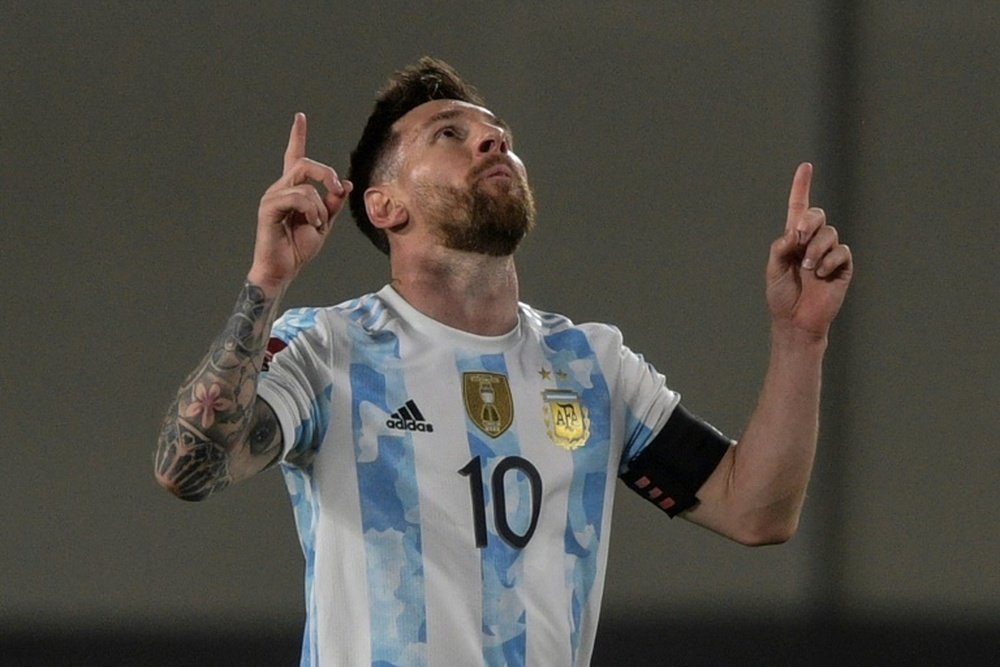 Un chico pidió perdón a Messi porque se llamaba Cristiano. AFP