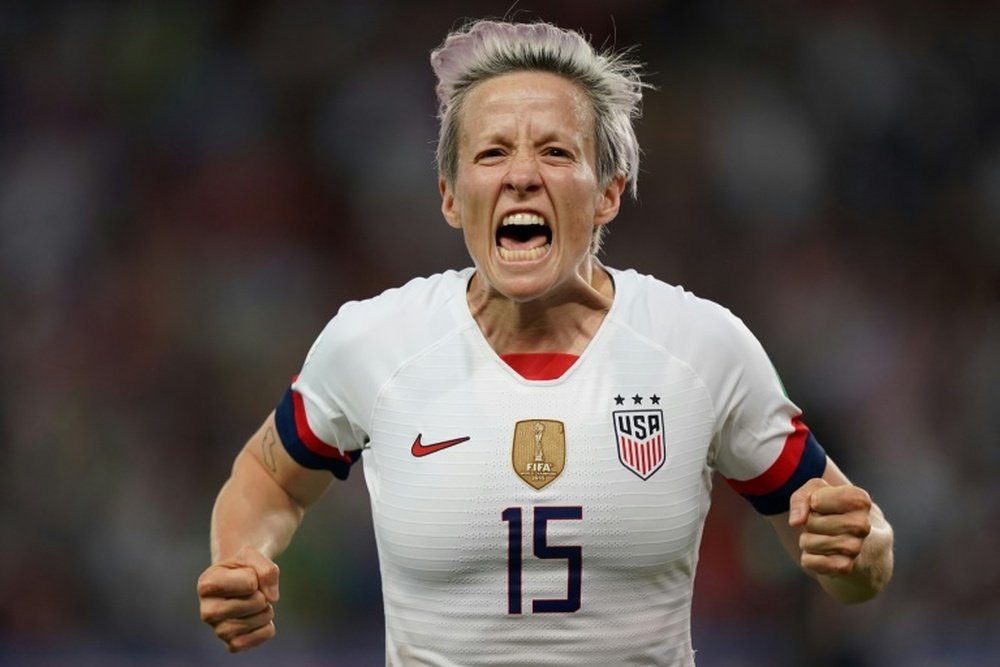 Rapinoe defiende al colectivo LGTBI. AFP