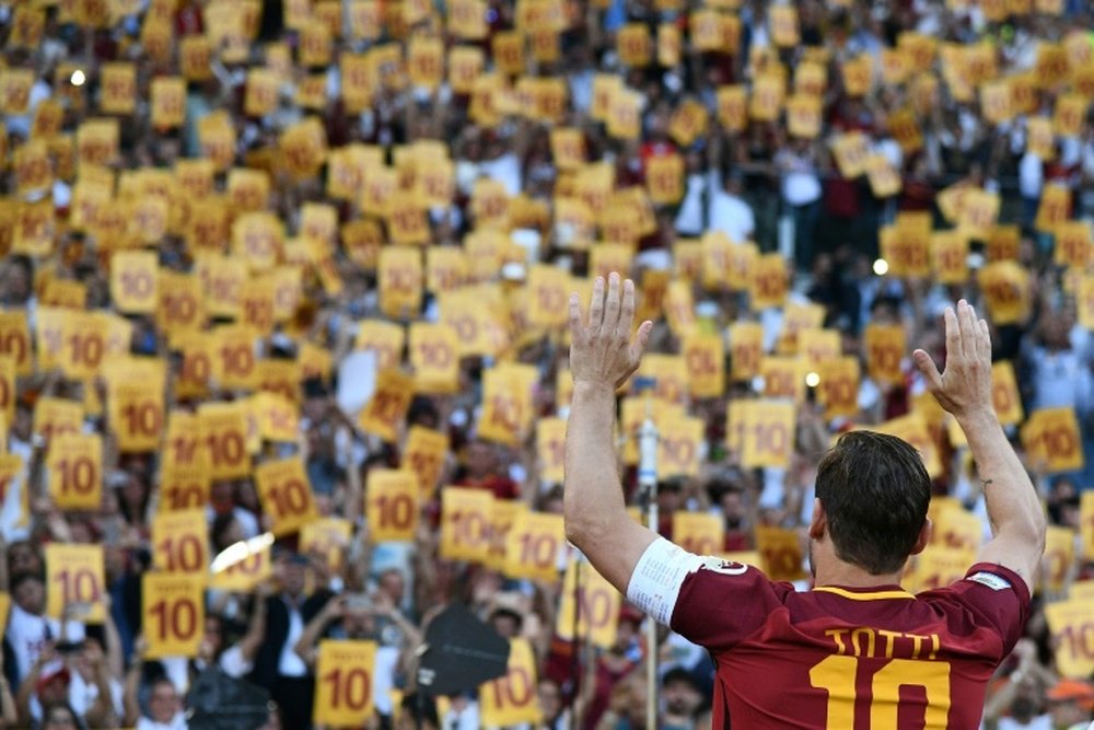 Totti volverá al Olímpico, tras dos años sin pisarlo. AFP/Archivo