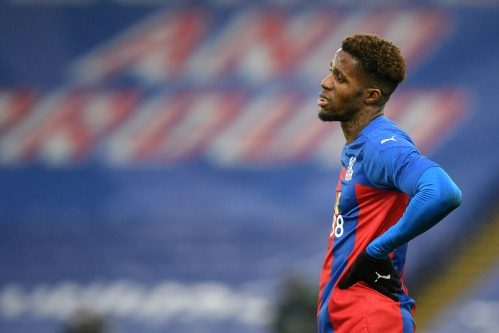 Wilfried Zaha suena para dos grandes de la Premier. AFP/Archivo