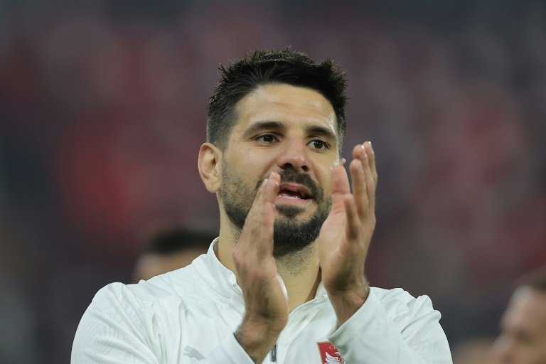 Aleksandar Mitrovic è stato ricoverato a Riyadh per tachicardia dovuta allo stress fisico dopo il rientro in campo con l'Al Hilal. I medici hanno escluso complicazioni gravi ma gli hanno imposto riposo assoluto.