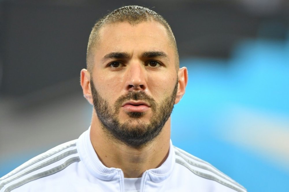 Un imposible efecto dominó podría llevar a Karim Benzema al PSG. AFP