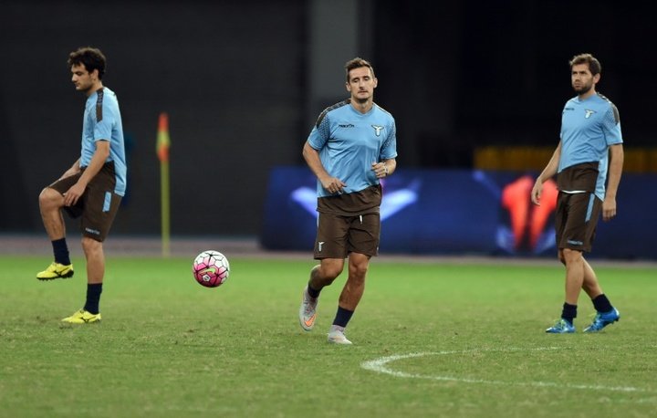 Lazio striker Klose sidelined with thigh injury