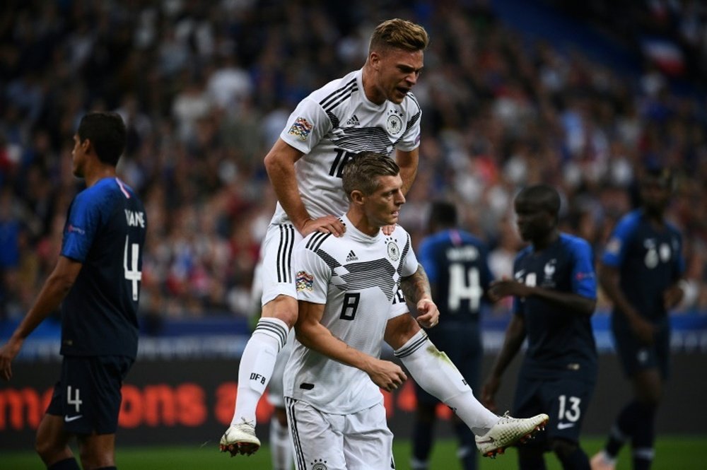 Kroos saca pecho como jugador de Alemania. AFP