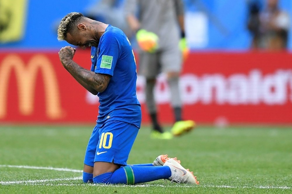 Neymar chorou depois do triunfo sobre a Costa Rica. Goal
