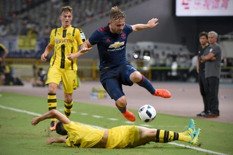England's Shaw ruled out of Slovakia clash