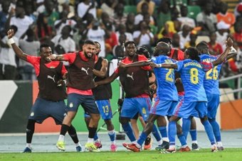 La República Democrática del Congo volvió a unas semifinales de la Copa África tras obrar la remontada ante Guinea. Mohamed Bayo adelantó a los visitantes, pero Mbemba, Wissa y Masuaku decantaron la balanza del lado de los 'leopardos' (3-1).