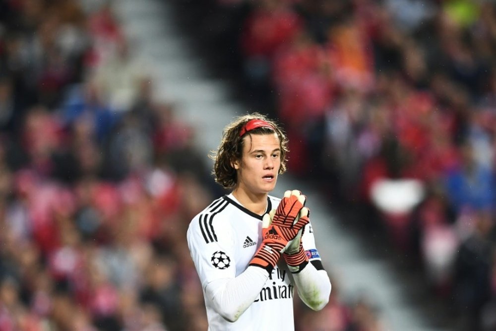 Svilar foi destaque pelos piores motivos na baliza do Benfica. AFP