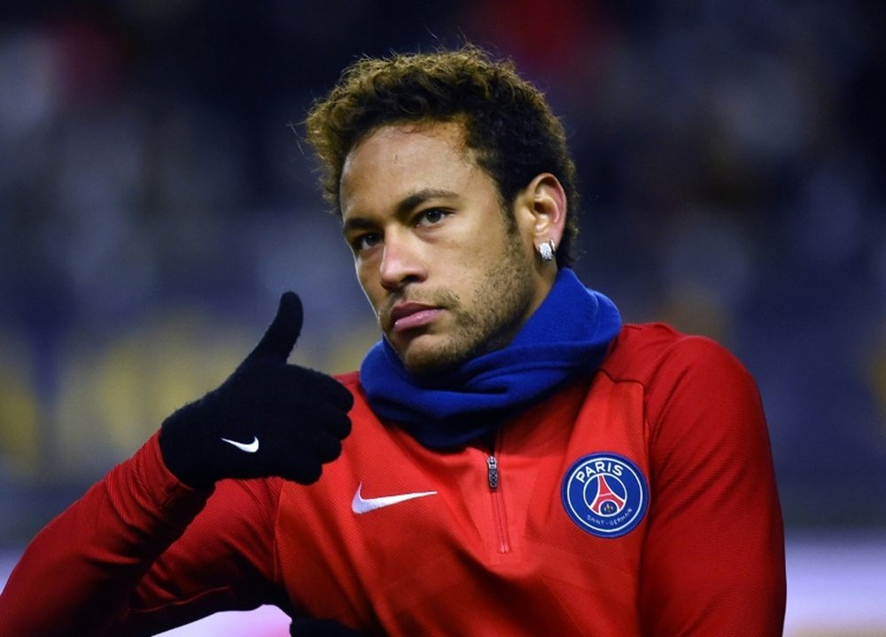 Neymar no estará ante el Lyon. AFP