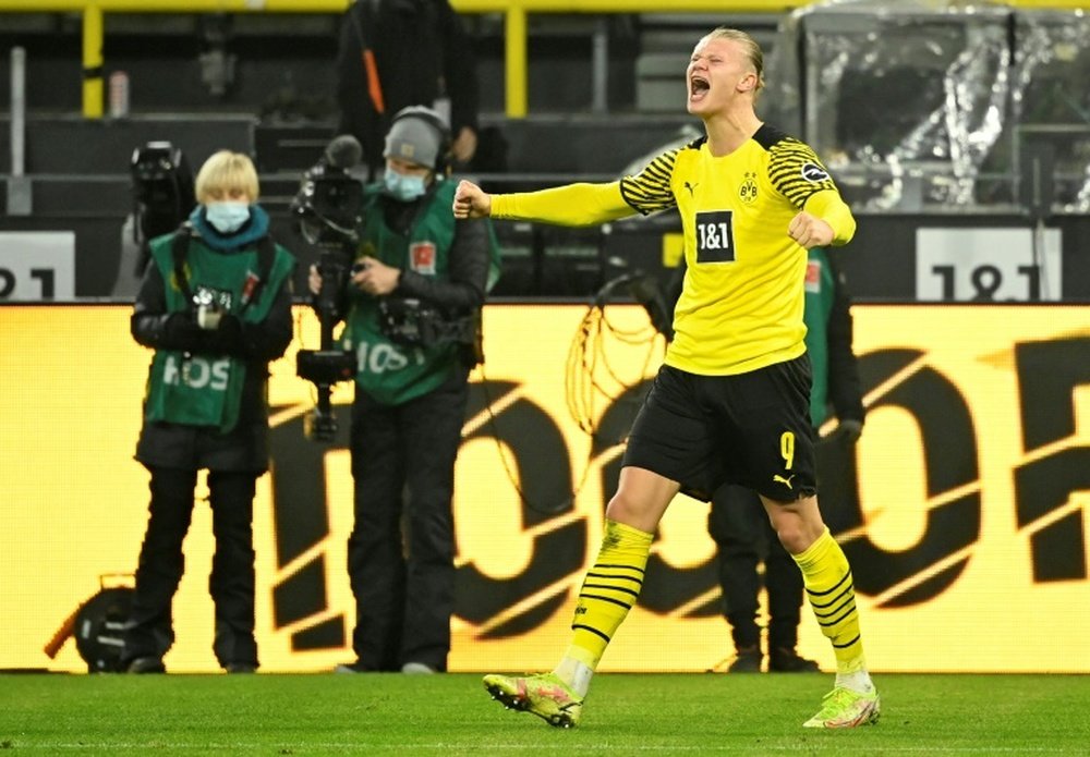 Dortmund pressiona a decisão de Haaland. AFP