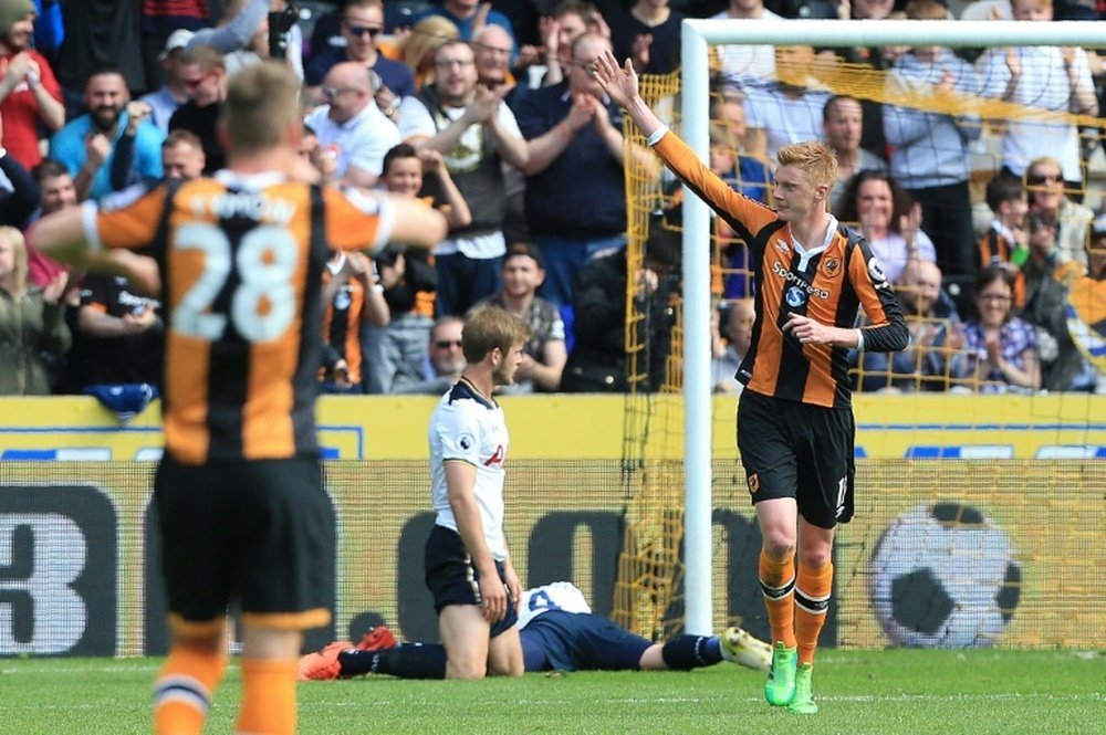 Sam Clucas podría cambiar de equipo. AFP