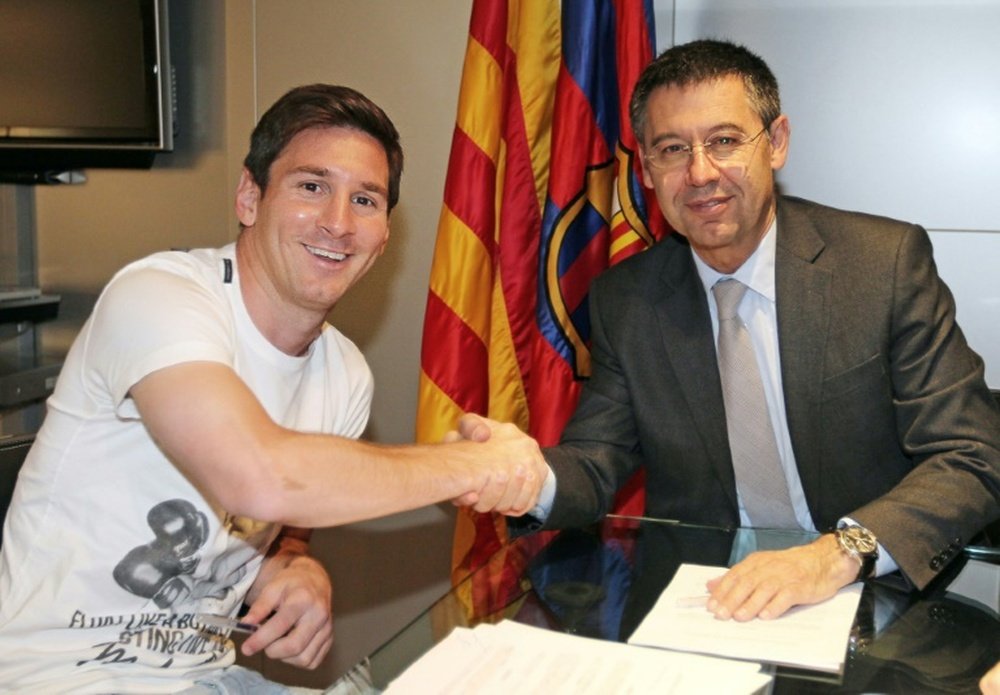 Bartomeu quiere conseguir la renovación de Messi. AFP/Archivo
