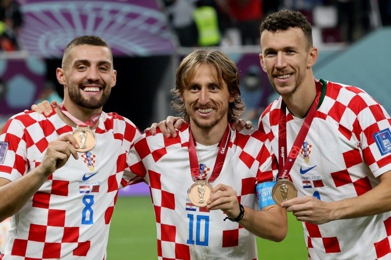 Modric, tercer mejor jugador del Mundial, se dio un baño de masas en Zagreb