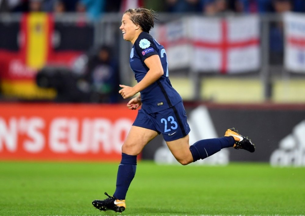 Fran Kirby marcou um dos 3 gols do Chelsea Ladies FC na final. AFP