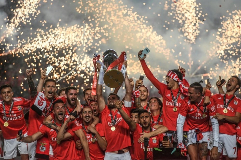 Benfica quer renovar com zagueiro. AFP