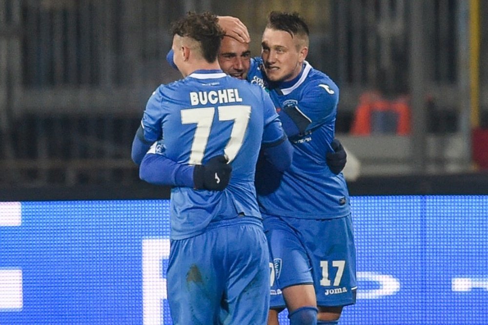Maccarone volvió al gol por partida doble ante el Pescara. AFP