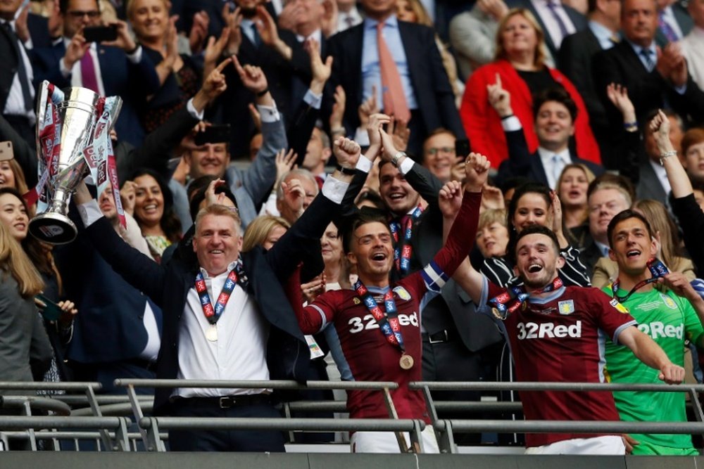 Jack Grealish (2L) wants to move to Manchester United. AFP