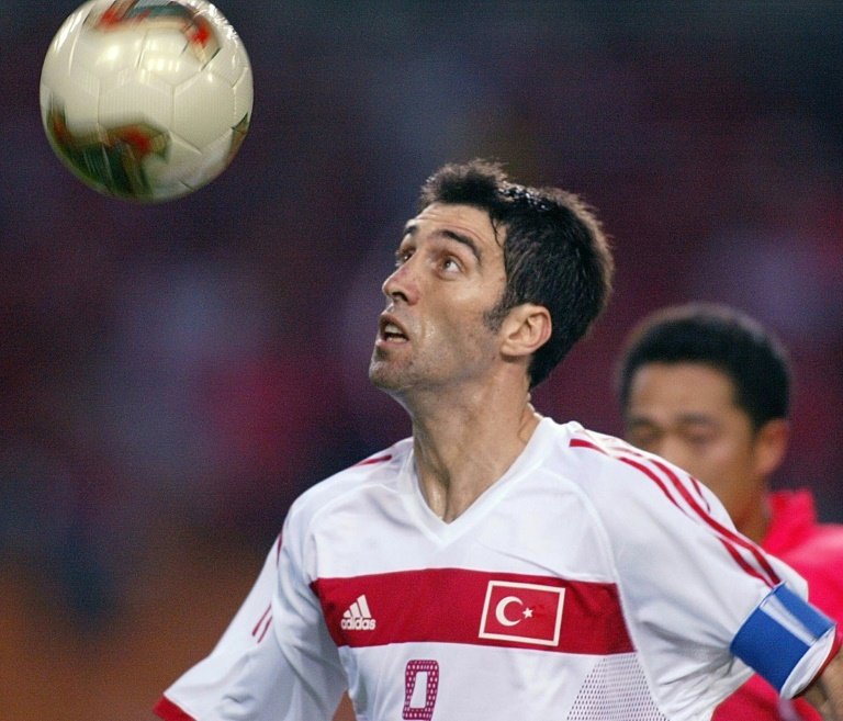 Turkish forward Hakan Sukur in action at the 2002 World Cup in South Korea. BeSoccer