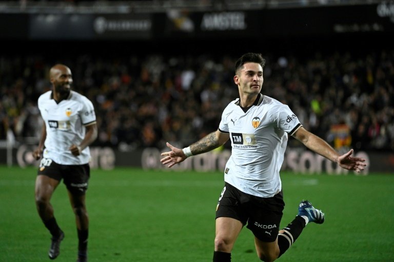 Comemoração de Hugo Duro pelo gol da vitória. AFP