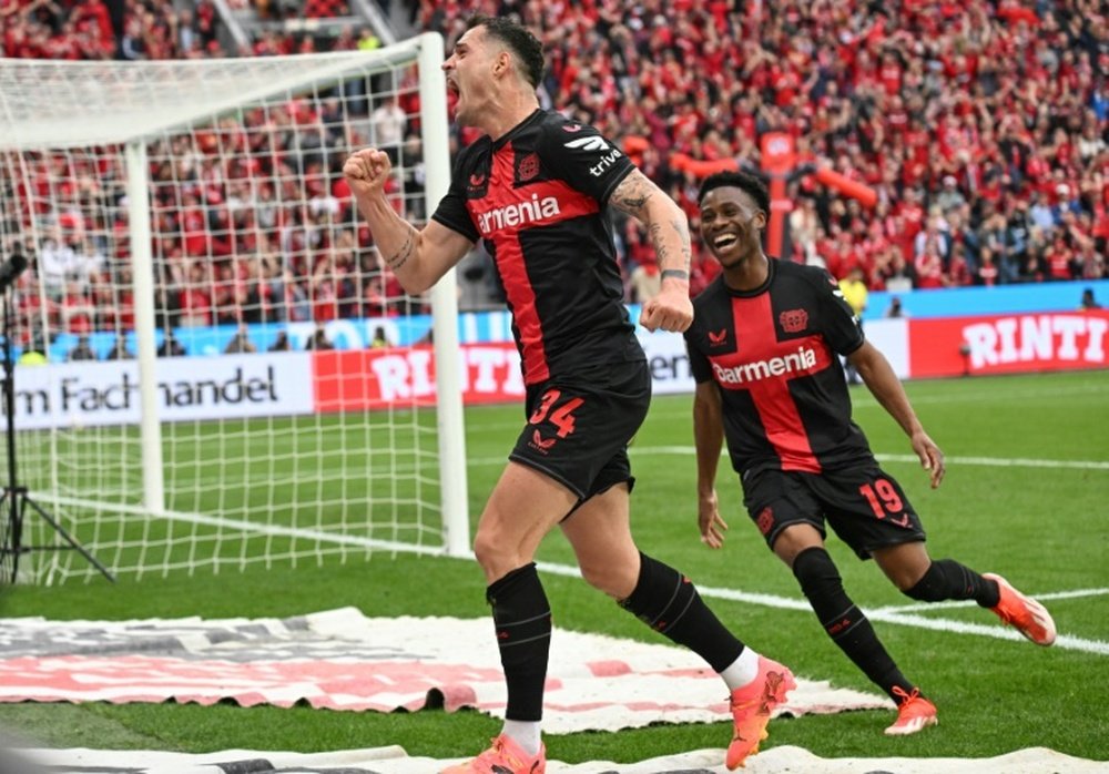 El Bayer Leverkusen blindará a la plantilla ante la posibilidad de fugas. AFP