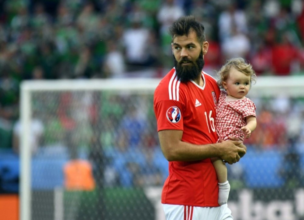 Joe Ledley could miss Wales's World Cup qualifier against the Republic of Ireland. EFE